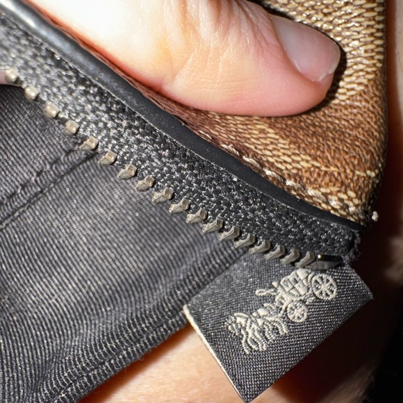 Coach Corner Zip Wristlet in Signature Canvas CN006 Halloween Horse and Carriage - Picture 5 of 6